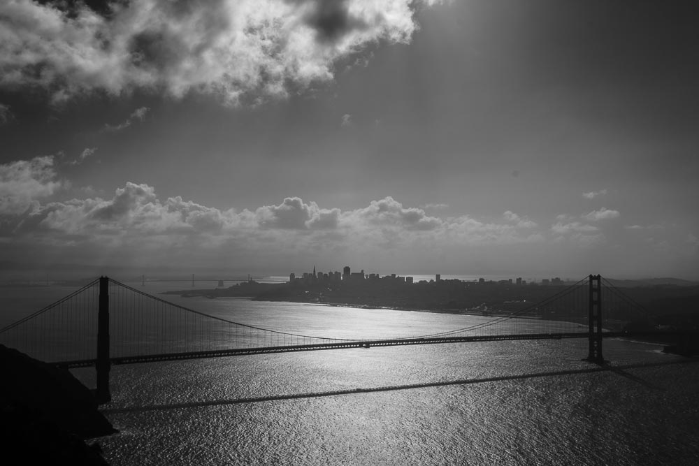 Schwarzweißfotografie der Golden Gate Bridge